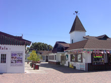 Load image into Gallery viewer, Alpine Village Pullover